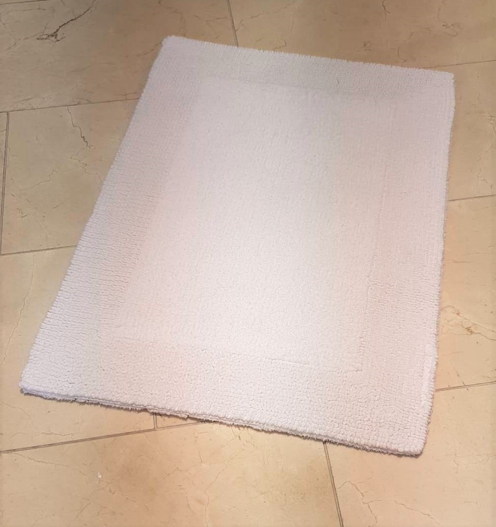 Badematten aus 100% Baumwolle in Weiß